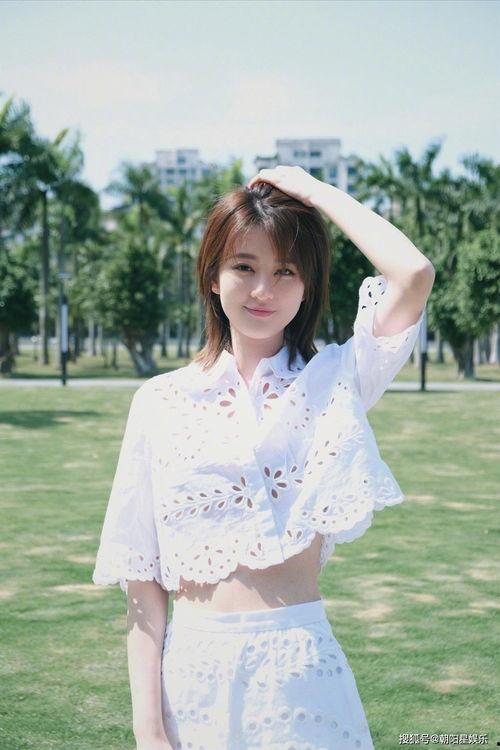 娱乐圈吃瓜王心凌小说,娱乐圈的甜蜜风暴